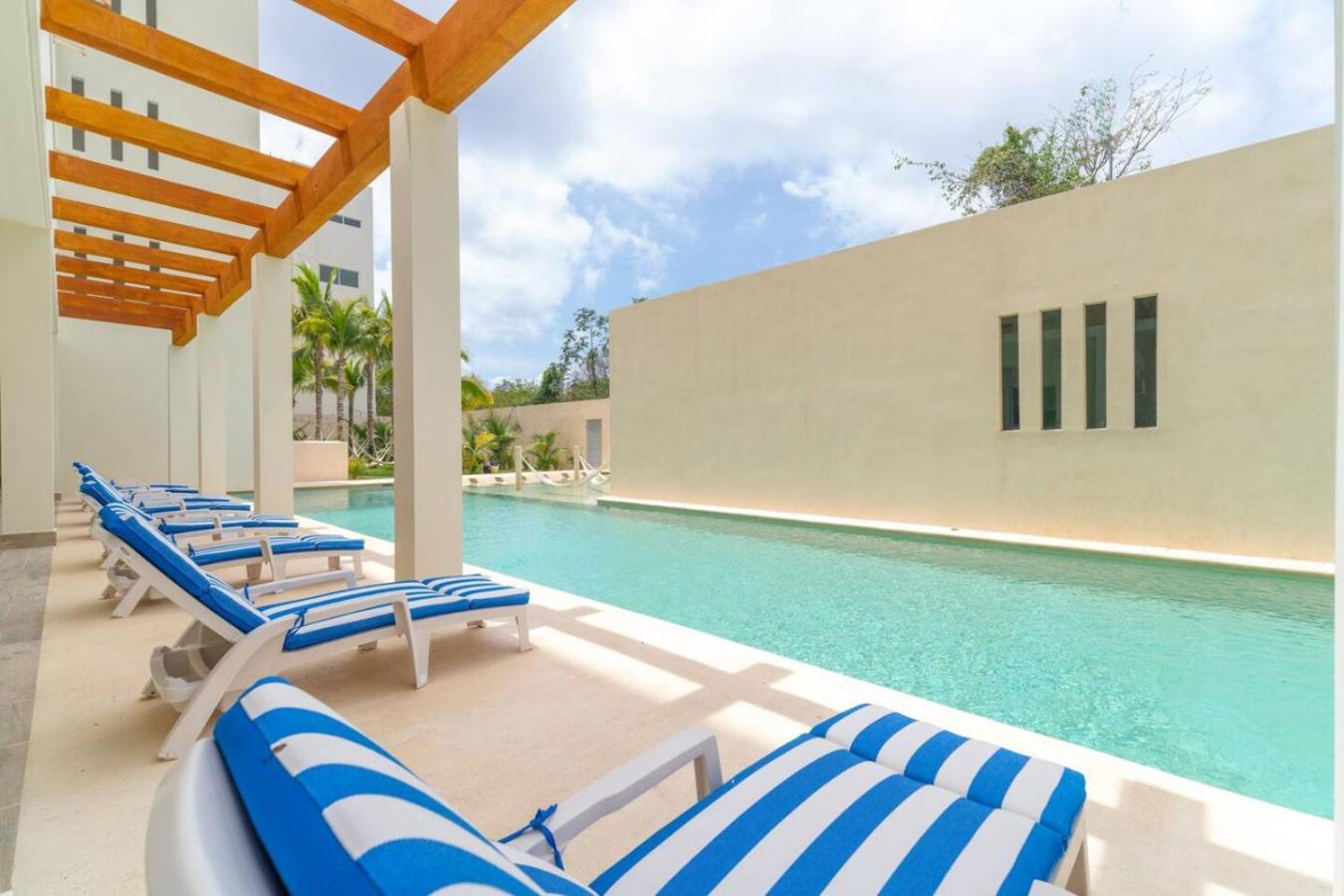 Сasa de vacaciones Stylish 2 Bedroom With Balcony, Rooftop Pool, Hottub