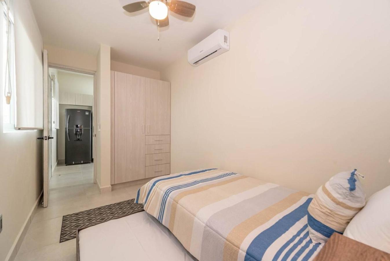 Stylish 2 Bedroom With Balcony, Rooftop Pool, Hottub Сasa de vacaciones Playa del Carmen