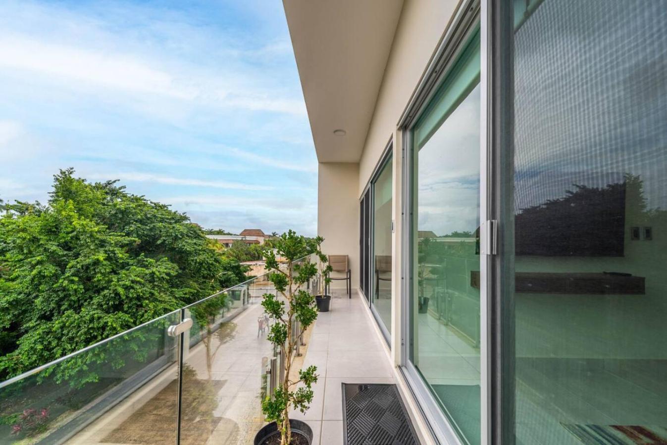 Сasa de vacaciones Stylish 2 Bedroom With Balcony, Rooftop Pool, Hottub *